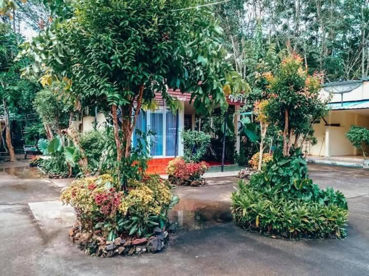 Song Pee Nong Resort Phattalung محافظة فاتالونغ المظهر الخارجي الصورة
